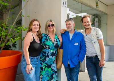 Tayane, Zoé Gilbert, Jean-Pierre Sluys et Clément Doche à la sortie du studio. Paris, France.